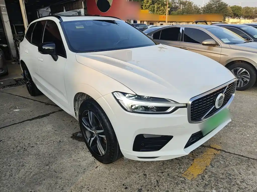Volvo XC60 — фото 3
