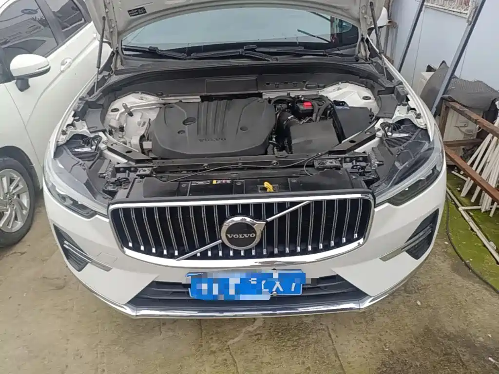 Volvo XC60 — фото 19