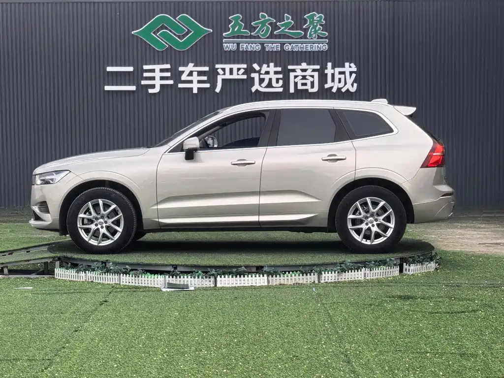 Volvo XC60 — фото 23