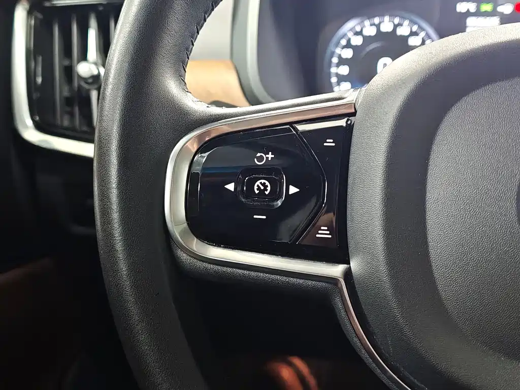 Volvo S90 — фото 14