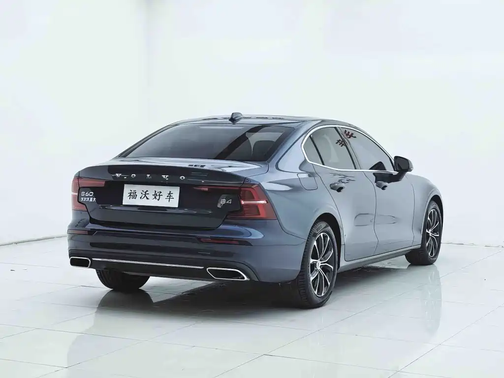 Volvo S60 — фото 6