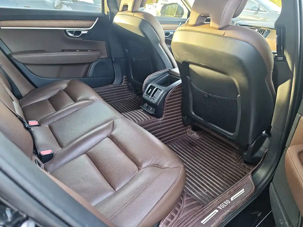 Volvo S90 — фото 11