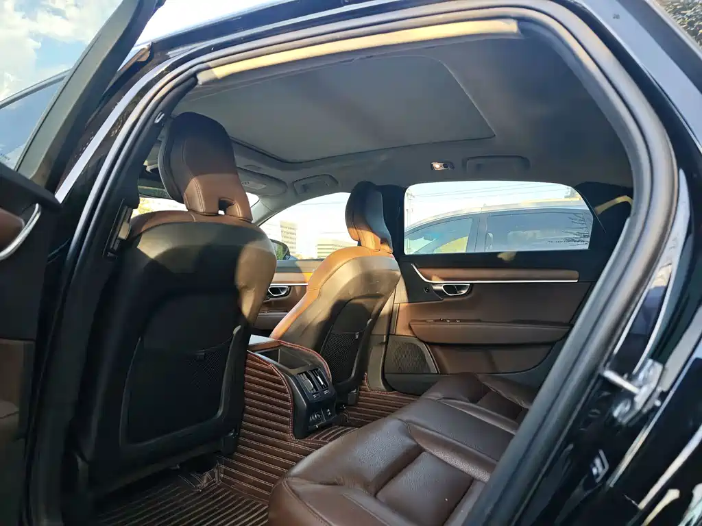 Volvo S90 — фото 10
