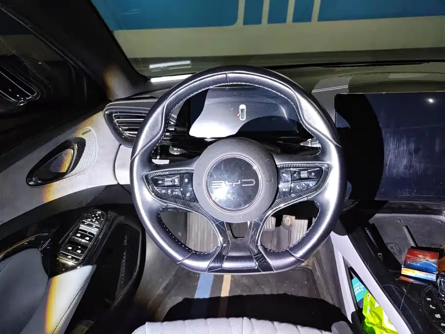 BYD Seal — фото 15