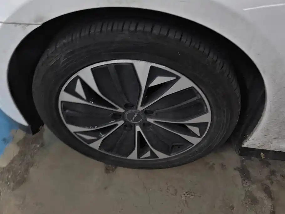 BYD Seal — фото 6
