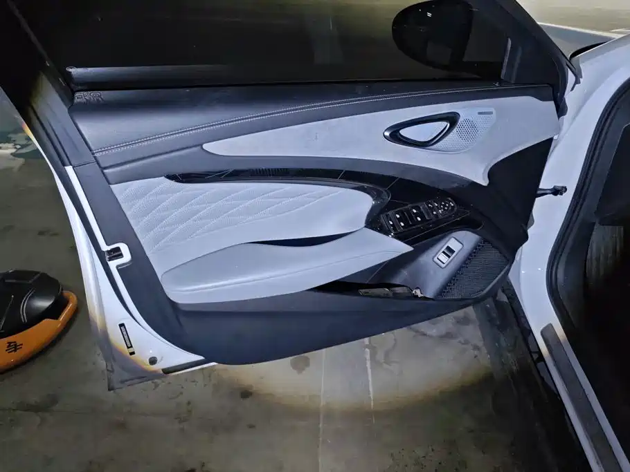 BYD Seal — фото 7