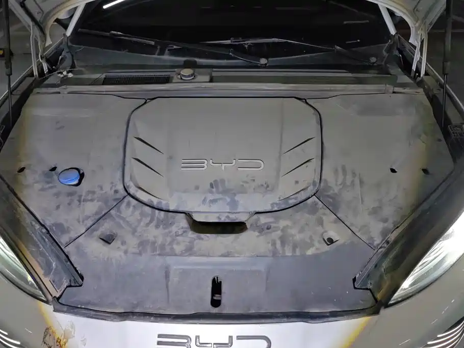 BYD Seal — фото 10