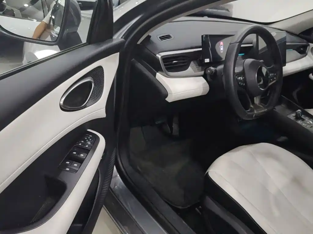 BYD Seal 05 DM-i — фото 16