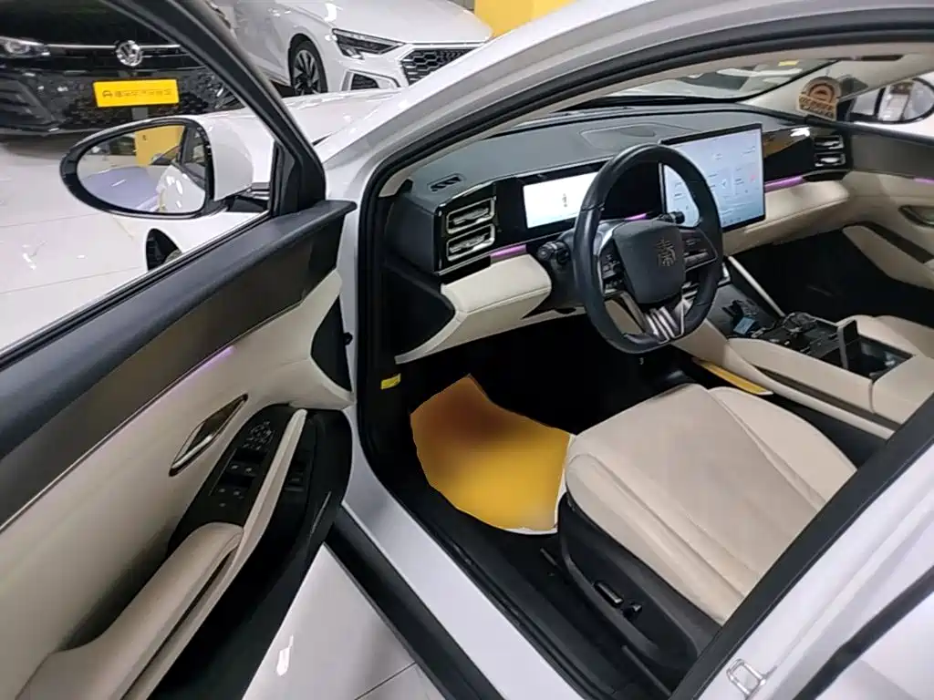 BYD Qin L — фото 21