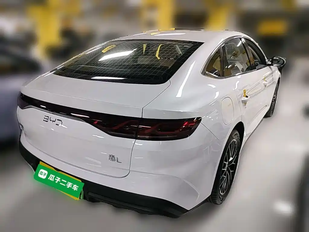 BYD Qin L — фото 10