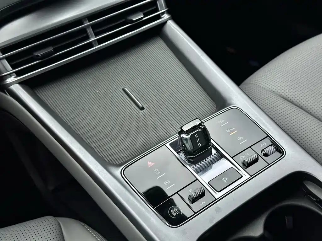 BYD Seal 07 DM-i — фото 16