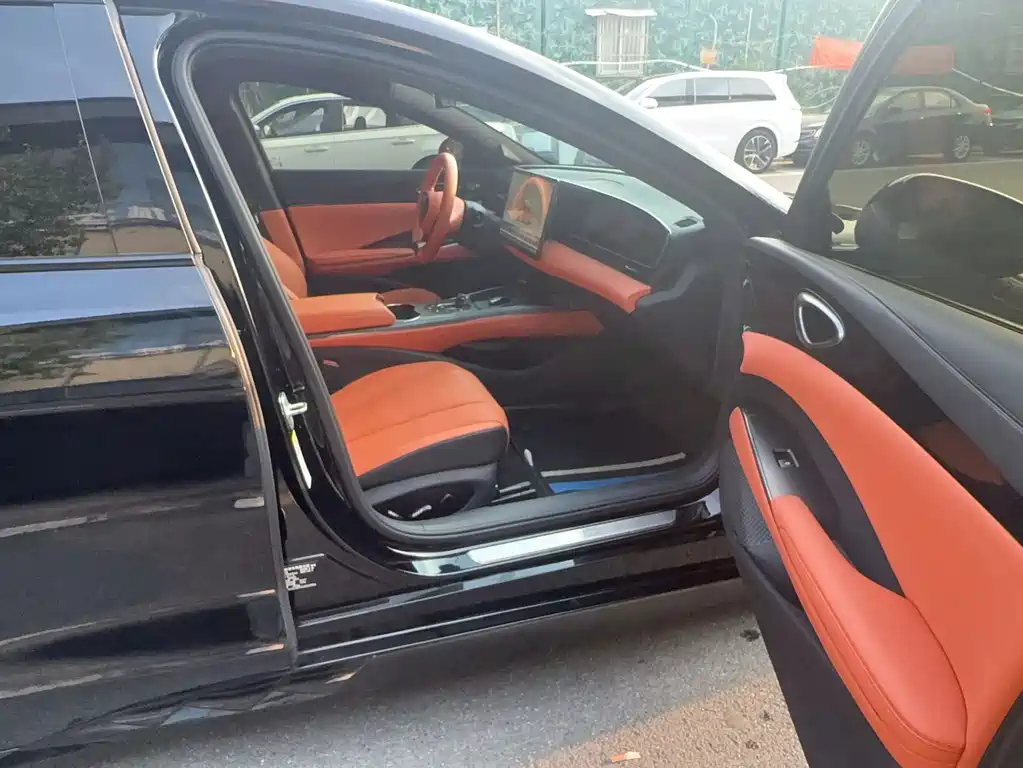 BYD Seal — фото 8