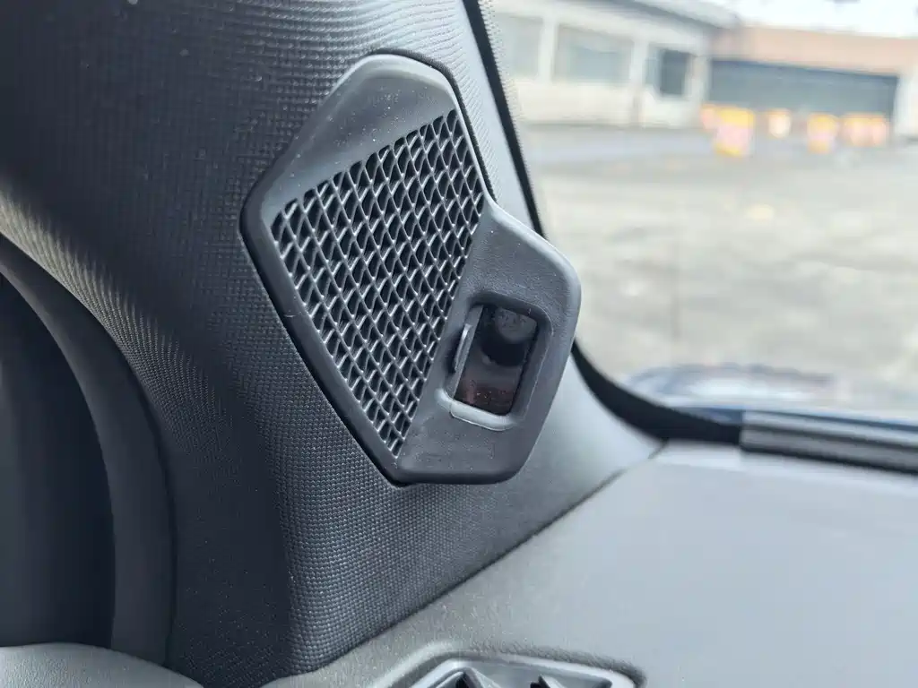 BYD L DM-i — фото 15
