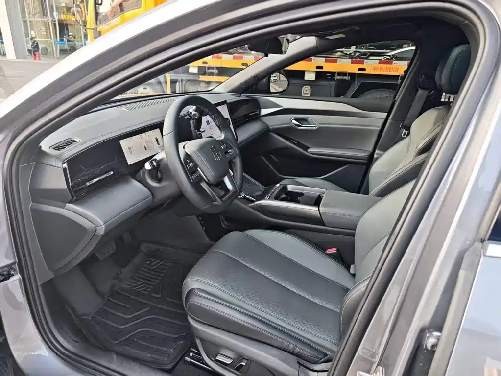 BYD Qin L — фото 11