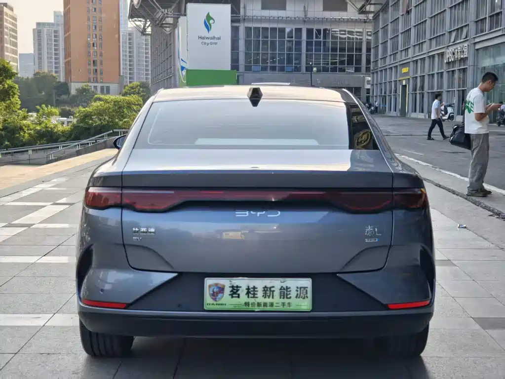 BYD Qin L — фото 19