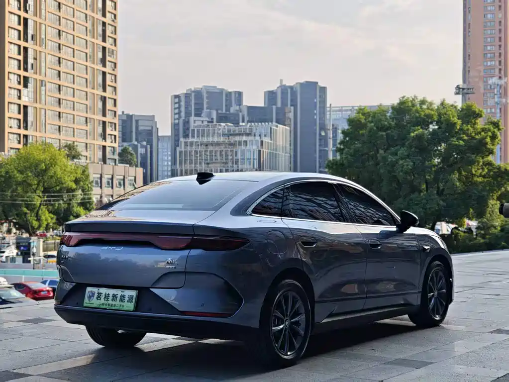 BYD Qin L — фото 6