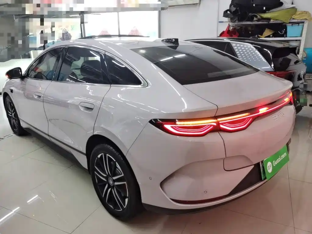 BYD Qin L — фото 23