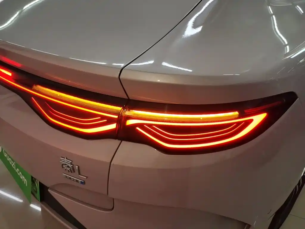 BYD Qin L — фото 24