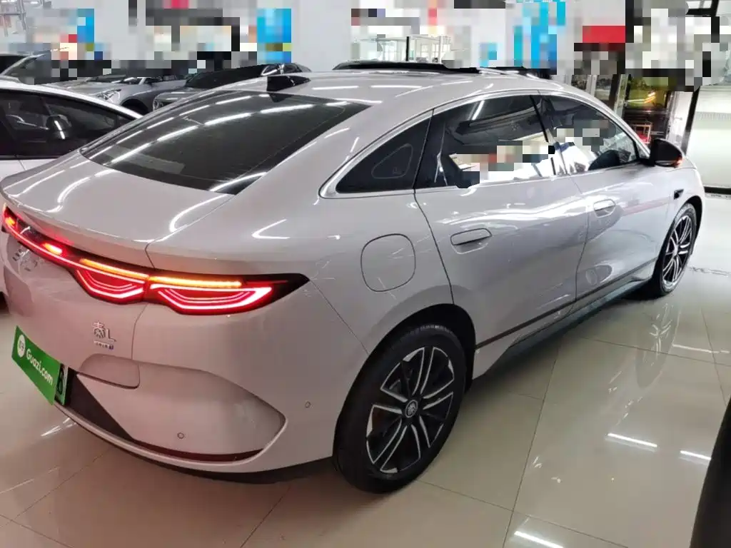 BYD Qin L — фото 5