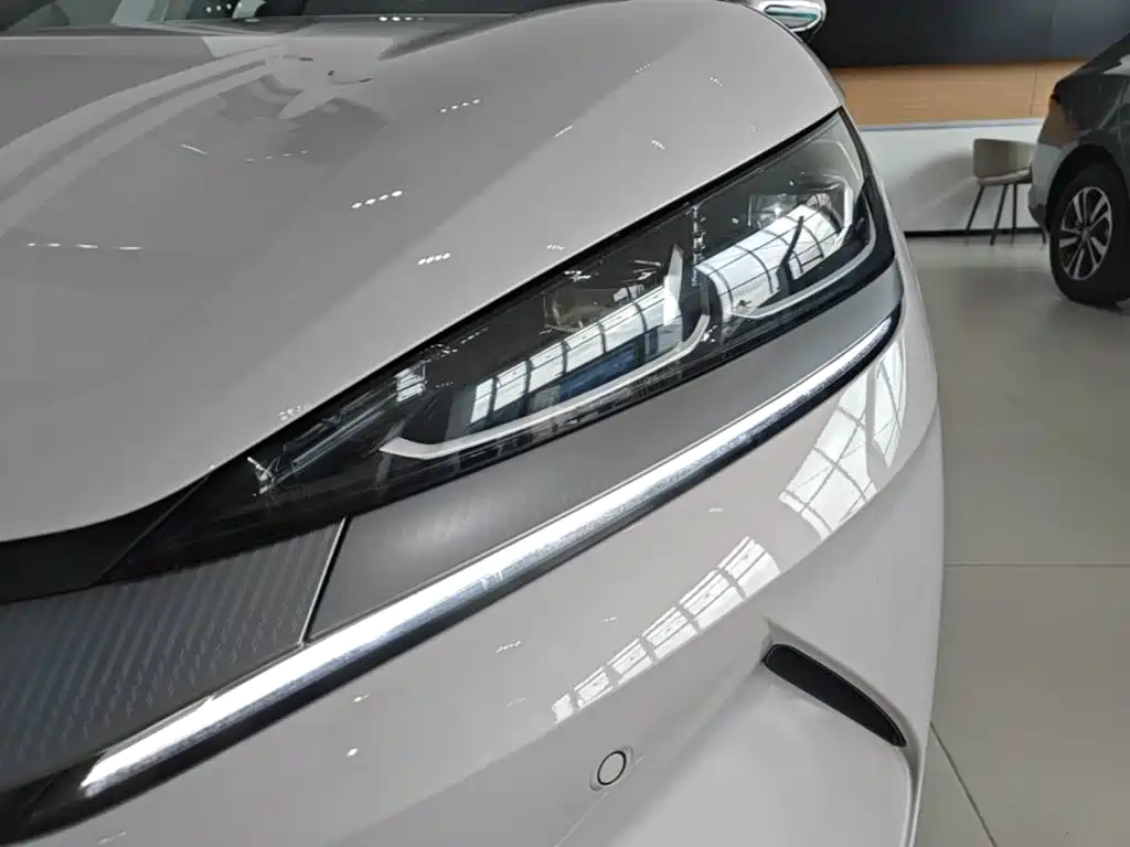 BYD Qin L — фото 24