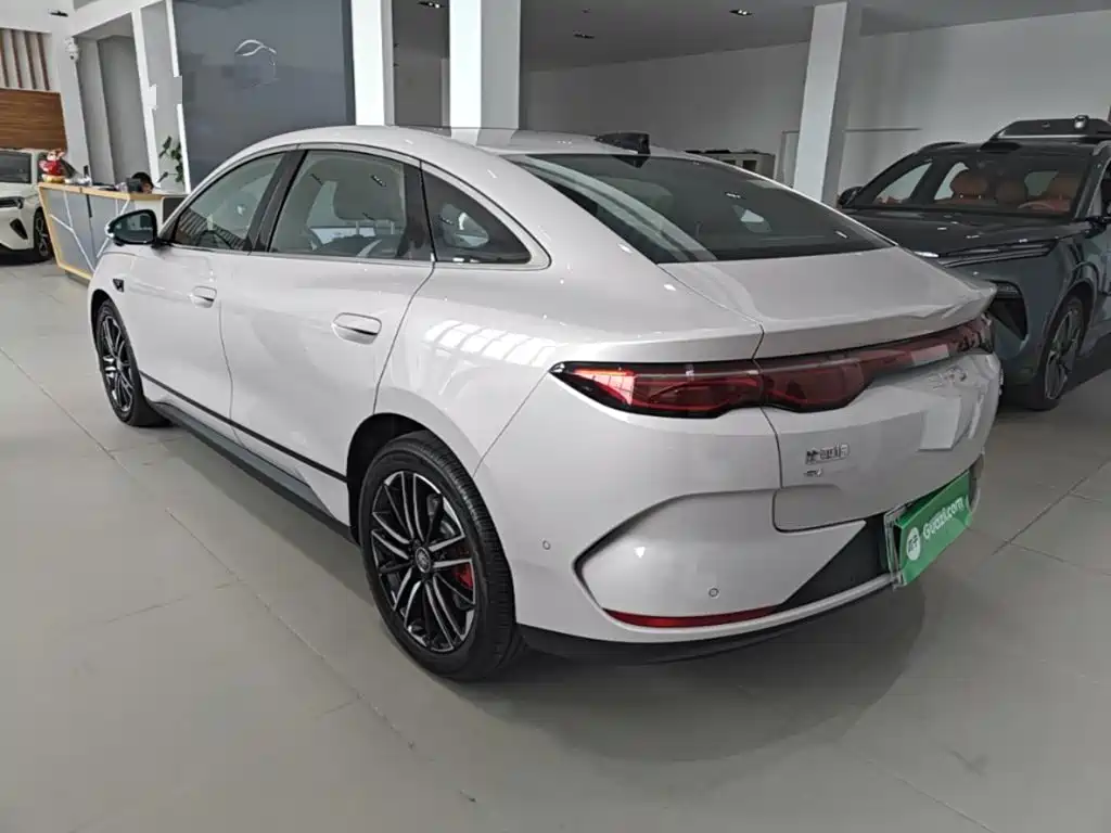 BYD Qin L — фото 5
