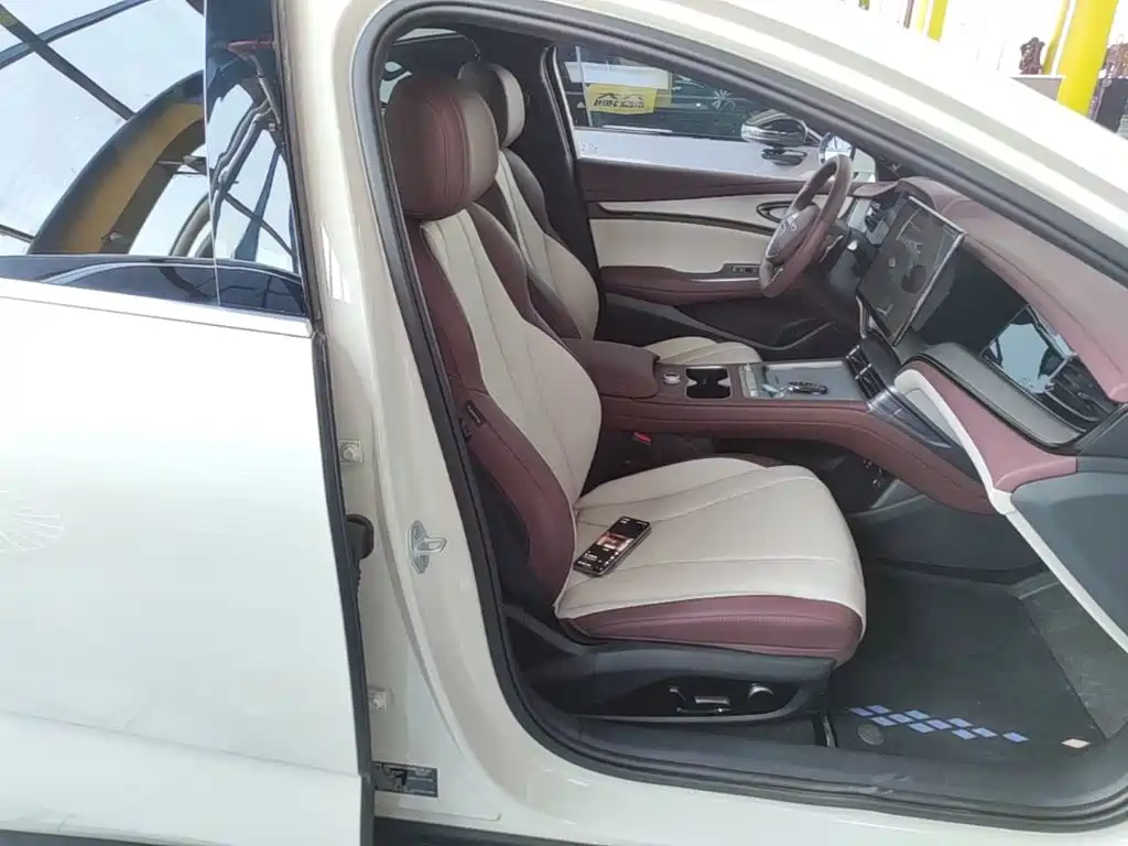 BYD Seal 07 DM-i — фото 25