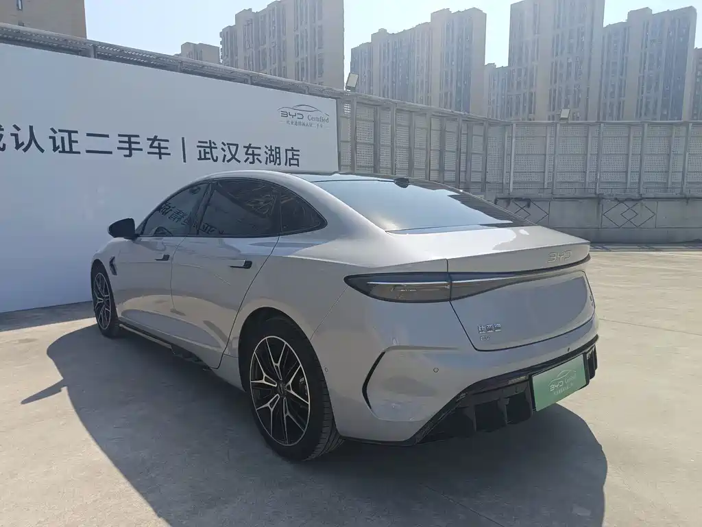 BYD Seal — фото 18