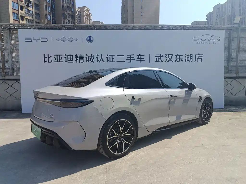 BYD Seal — фото 20