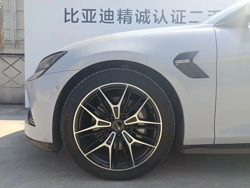 BYD Seal — фото 5