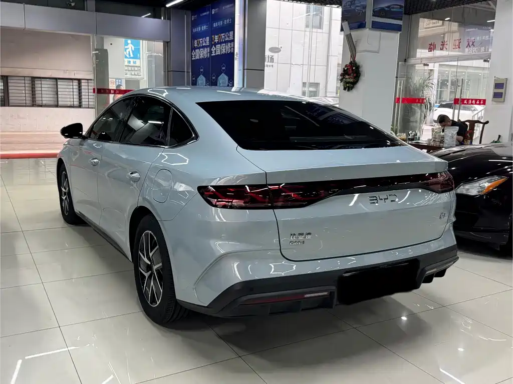 BYD Qin L — фото 4
