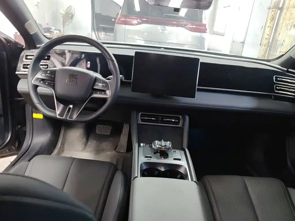 BYD Qin L — фото 10