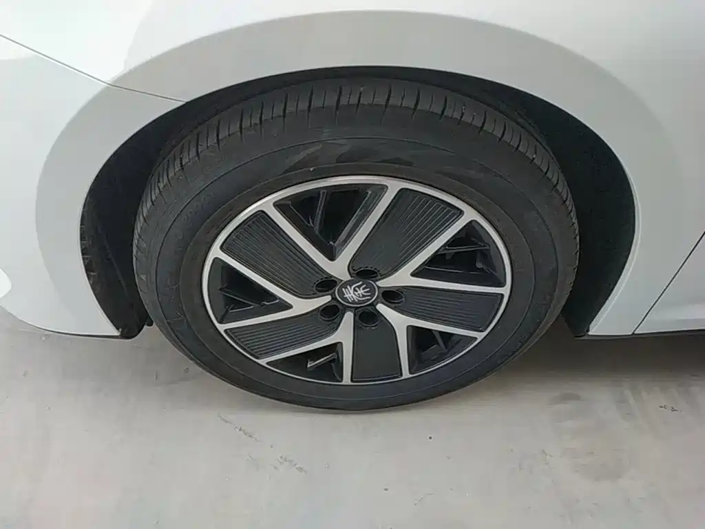 BYD Qin L — фото 23
