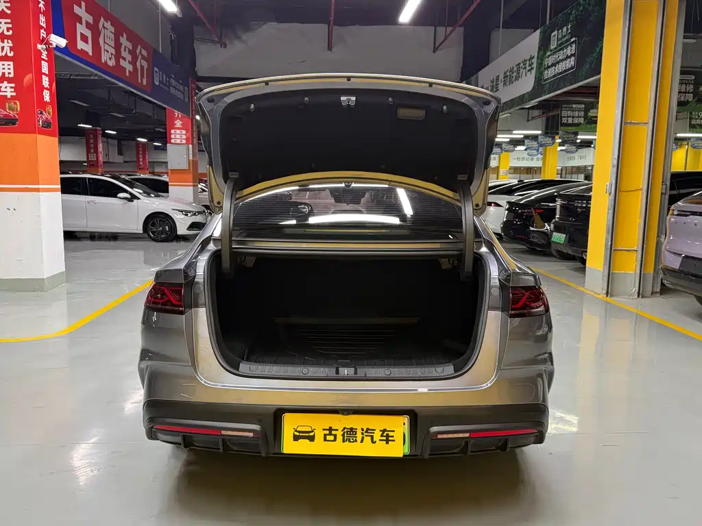 BYD Qin L — фото 22