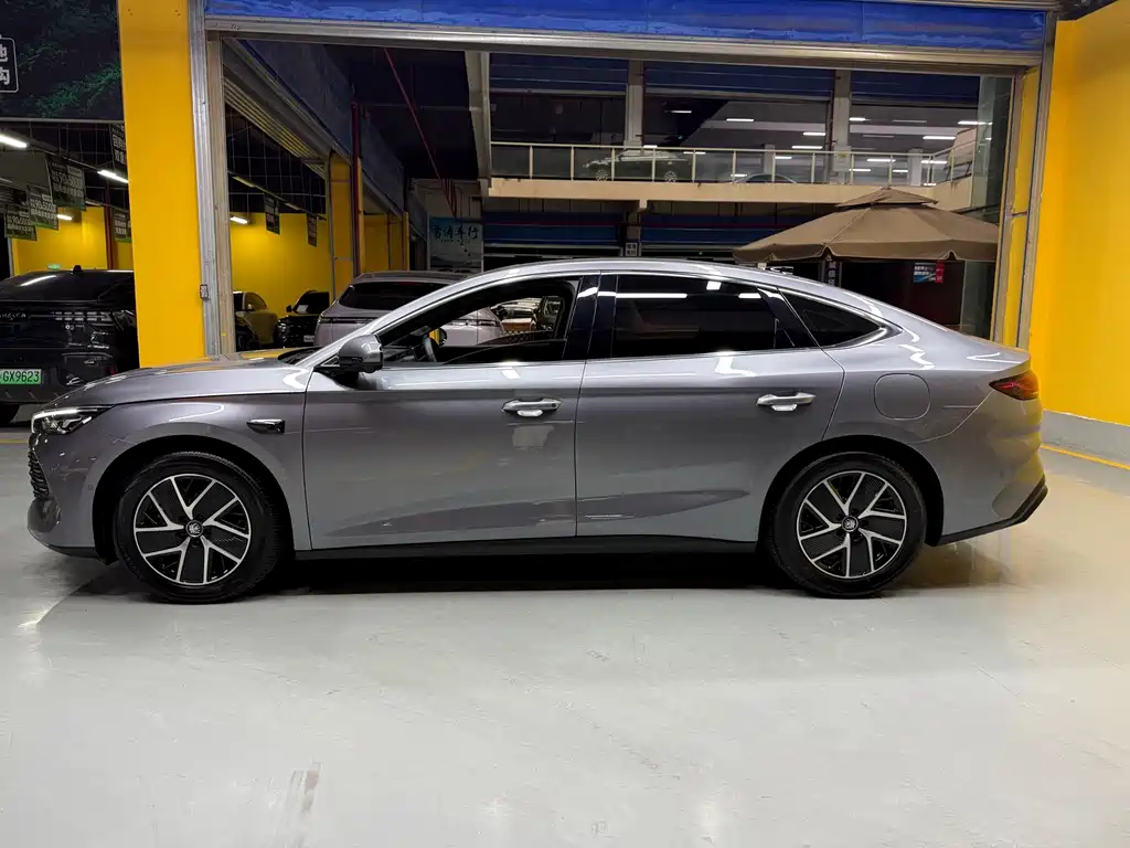BYD Qin L — фото 8