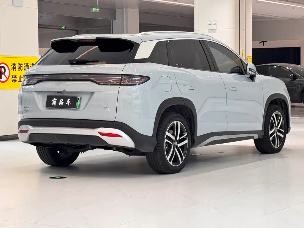 BYD L DM-i — фото 9