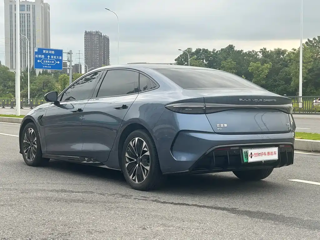 BYD Seal — фото 4