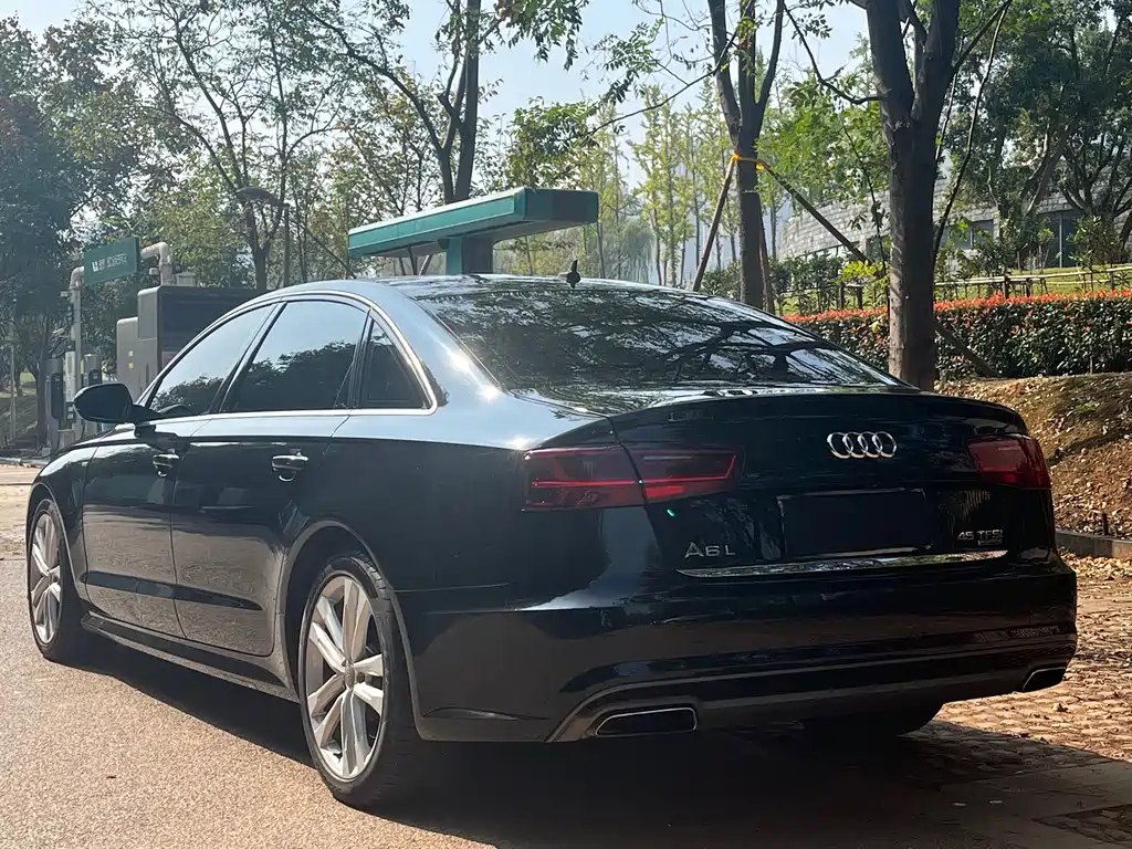 Audi A6L — фото 5