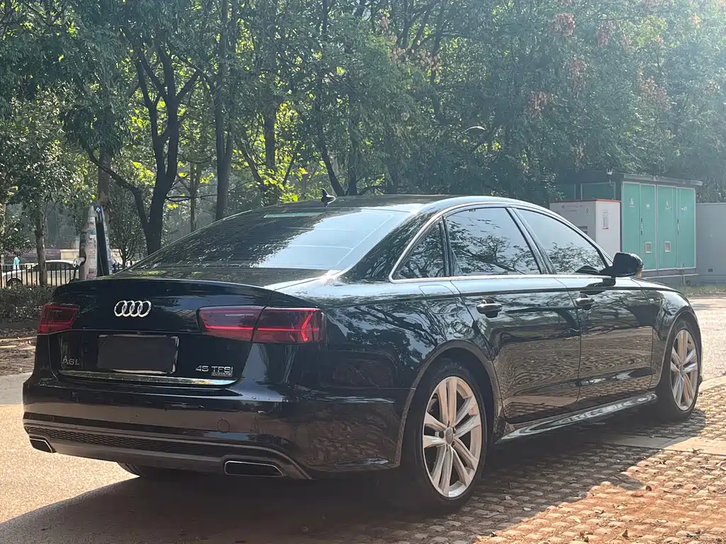 Audi A6L — фото 7