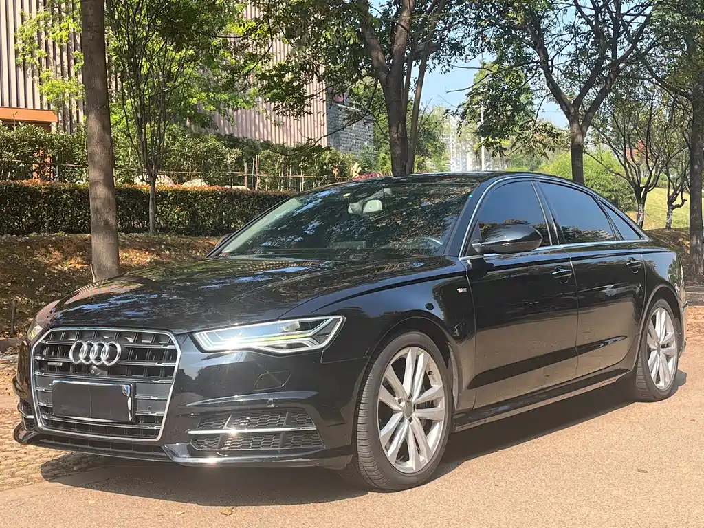 Audi A6L — фото 1