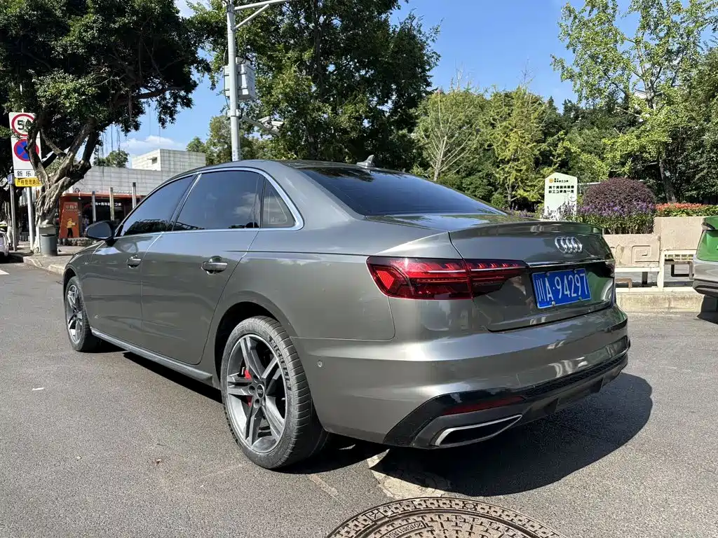 Audi A4L — фото 7