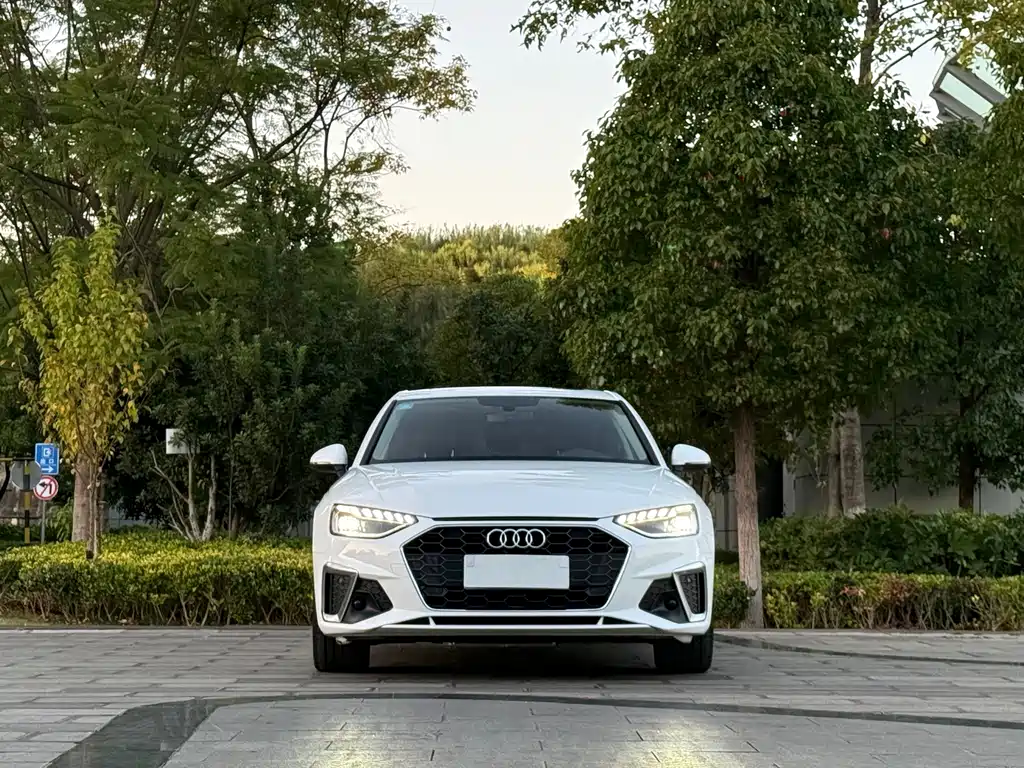 Audi A4L — фото 2