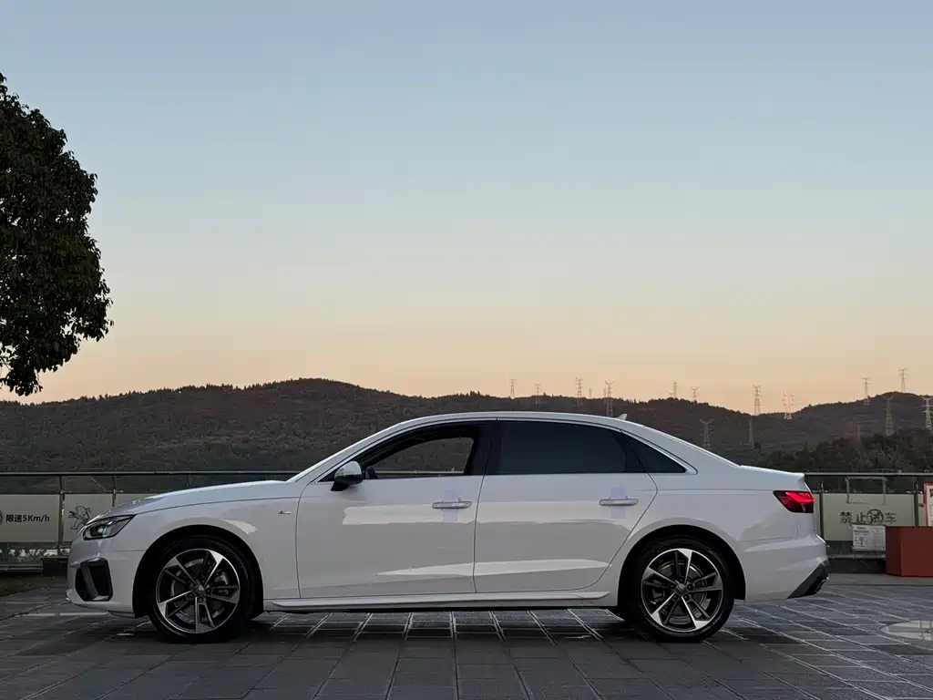 Audi A4L — фото 14