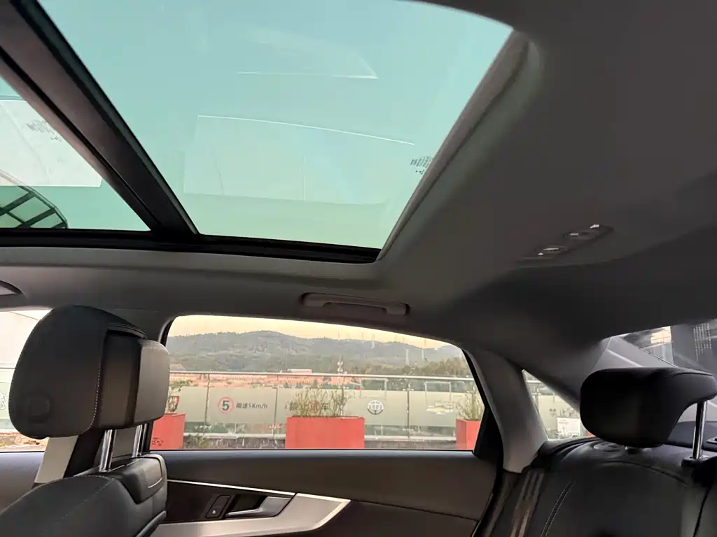 Audi A4L — фото 33