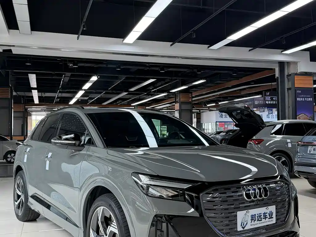 Audi Q4 e-tron — фото 3