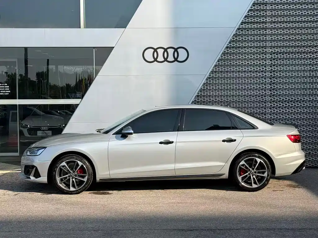 Audi A4L — фото 3