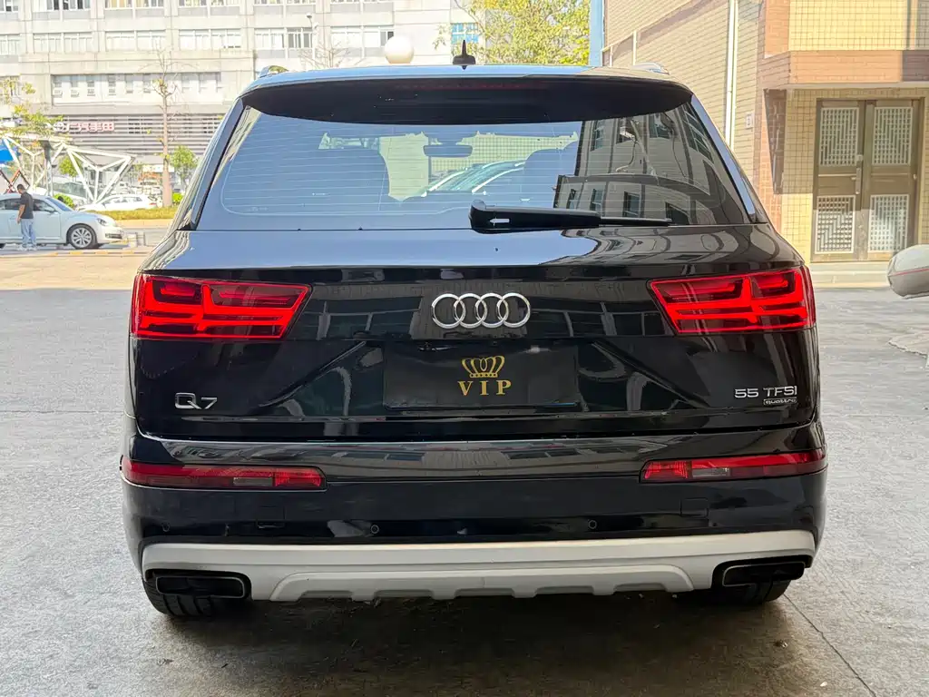 Audi Q7 — фото 13