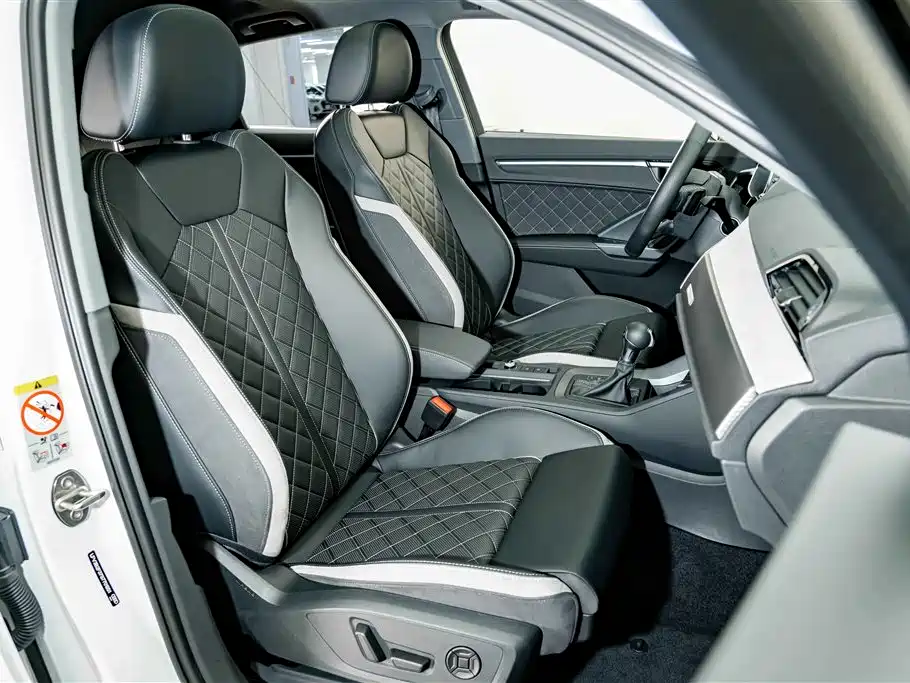 Audi Q3 Sportback — фото 19