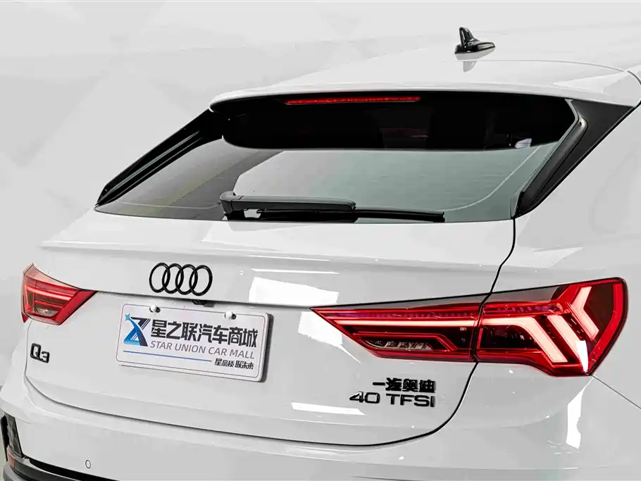 Audi Q3 Sportback — фото 8