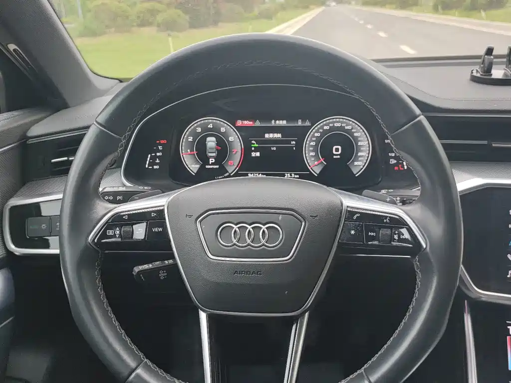 Audi A6L — фото 10