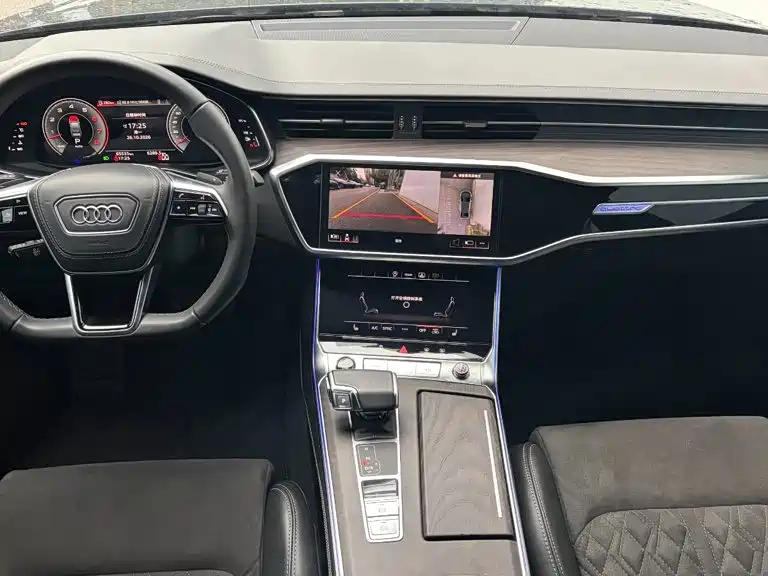 Audi A6L — фото 10
